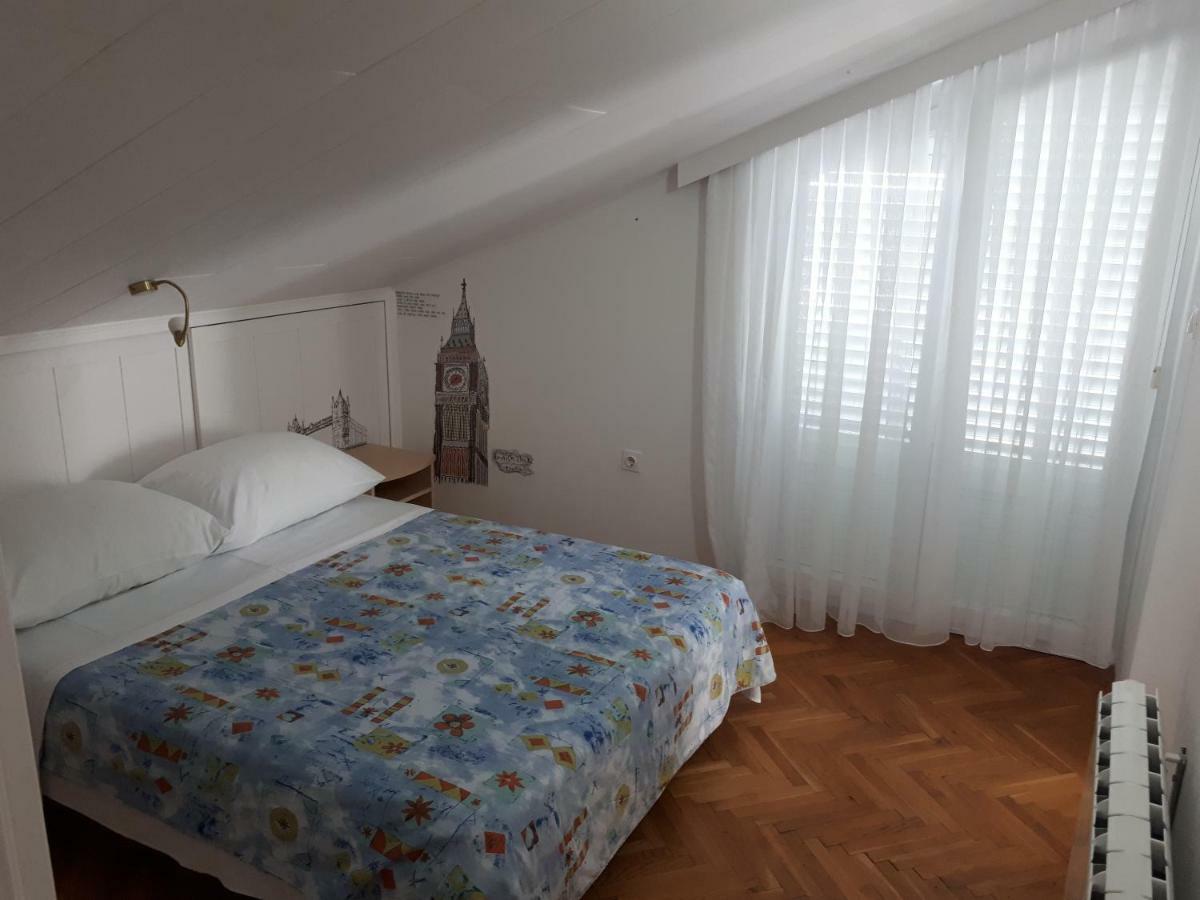 Apartmani Lidija Lopar Ngoại thất bức ảnh